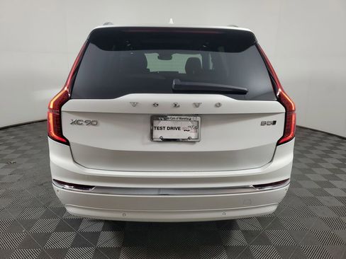 Certified 2025 Volvo XC90 B5 Core w/ Climate Package image 7