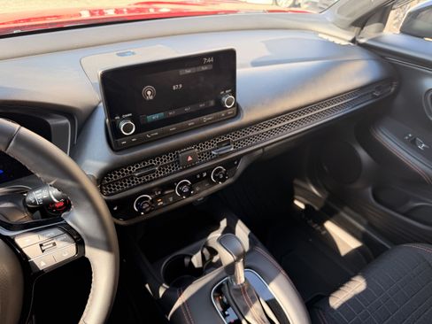 Certified 2025 Honda HR-V Sport image 17