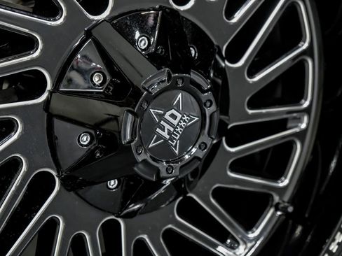 Used 2023 Chevrolet Silverado 2500 LT image 59