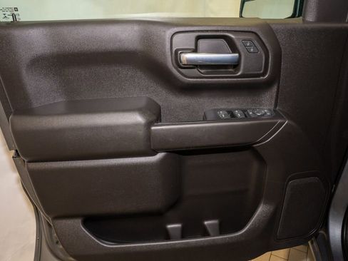 Used 2021 Chevrolet Silverado 1500 Custom image 11