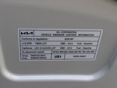 Used 2025 Kia Carnival SX image 25