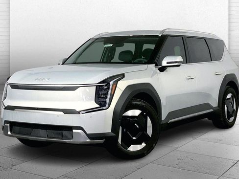 New 2026 Kia EV9 Wind image 2