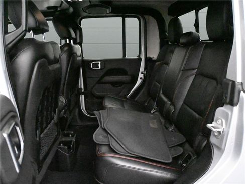 Used 2022 Jeep Gladiator Rubicon w/ Cold Weather Group image 12