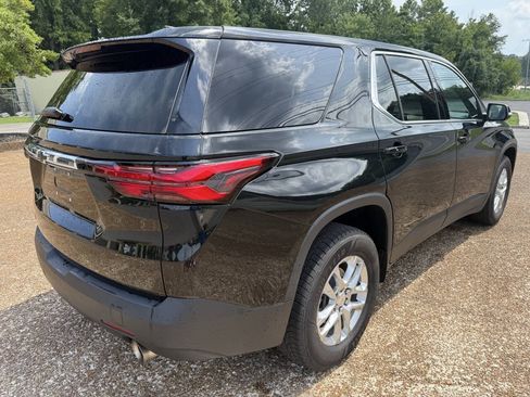 Used 2023 Chevrolet Traverse LS w/ Safety Package FWD image 5