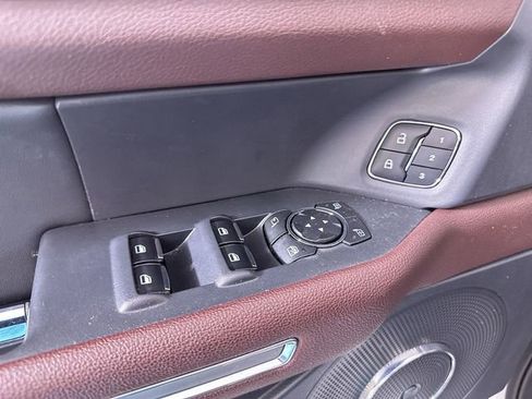 Used 2024 Ford Expedition Limited image 24