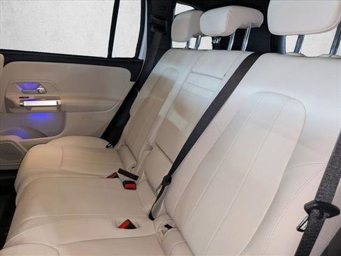 Used 2025 Mercedes-Benz GLB 250 4MATIC image 16