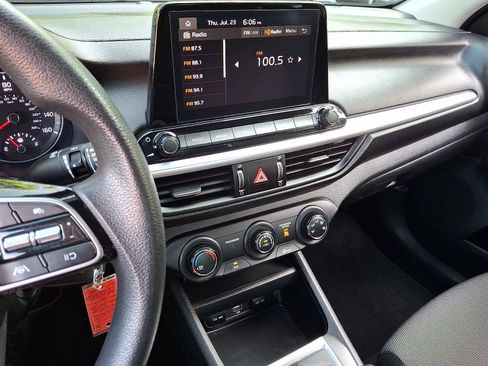 Used 2023 Kia Forte LXS w/ LXS Technology Package FWD image 19