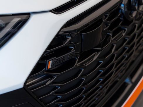 Used 2025 Audi RS 6 performance image 46