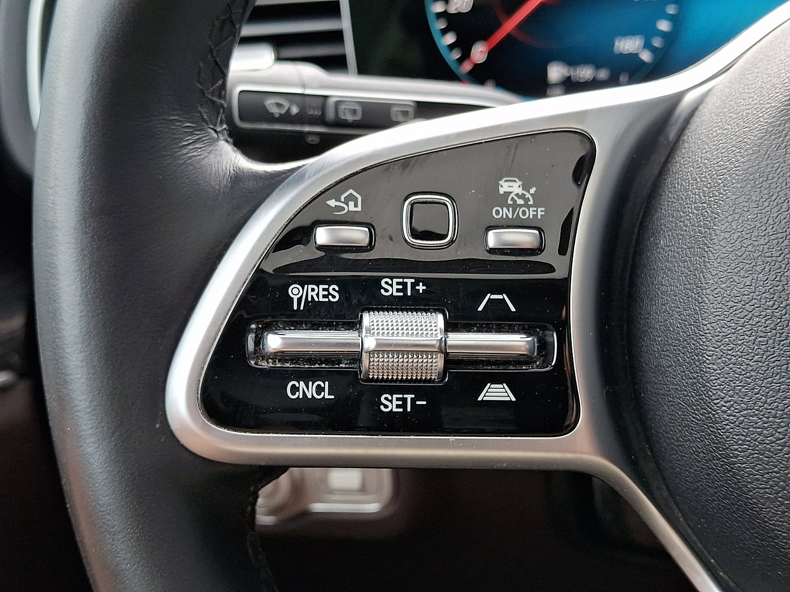 Certified 2023 Mercedes-Benz GLE 350 4MATIC image 23