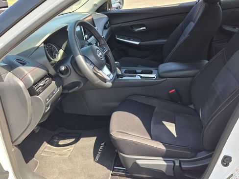 Used 2025 Nissan Sentra SR FWD image 3