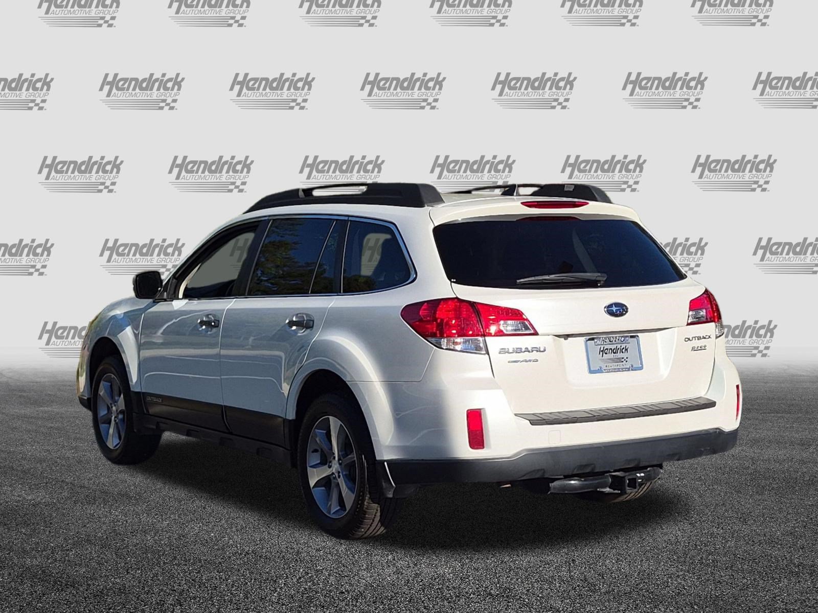Used 2013 Subaru Outback 2.5i Limited w/ Special Appearance Pkg AWD/4WD image 8