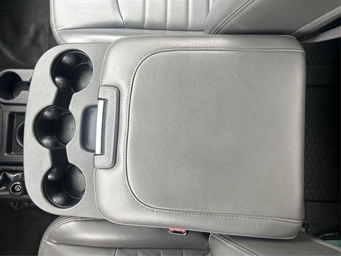 Used 2018 RAM 3500 Tradesman w/ Chrome Appearance Group AWD/4WD image 19