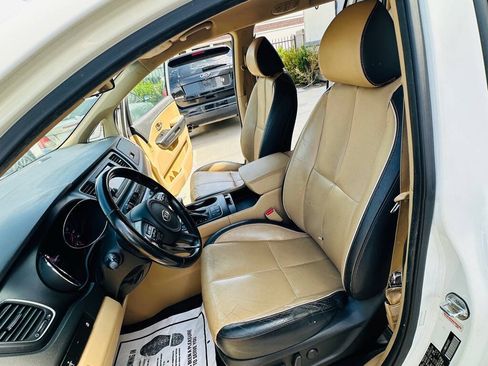 Used 2017 Kia Sedona LX w/ LX Essentials Premium Package FWD image 14
