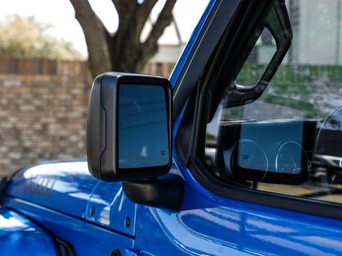 Used 2021 Jeep Gladiator Willys image 51