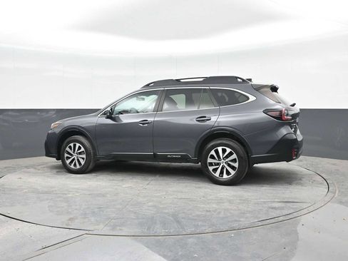 Used 2020 Subaru Outback Premium AWD/4WD image 3