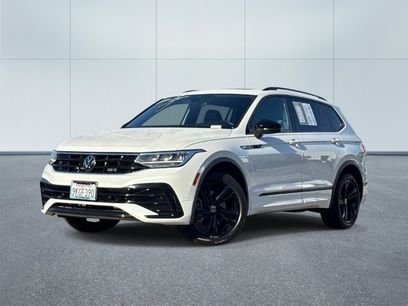 Certified 2024 Volkswagen Tiguan SE R-Line