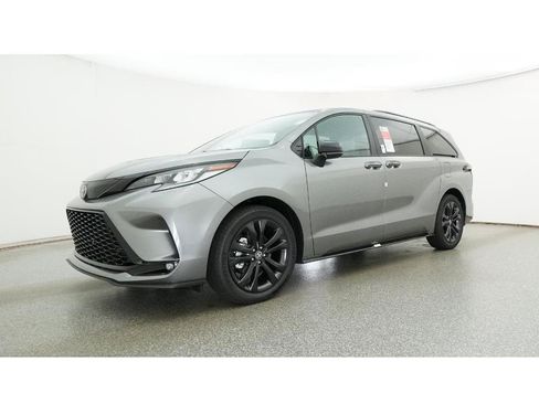 New 2026 Toyota Sienna XSE FWD image 17