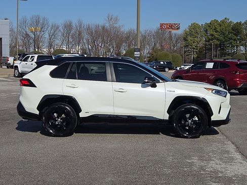 Used 2021 Toyota RAV4 XSE image 6