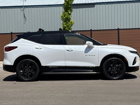 Used 2022 Chevrolet Blazer RS w/ LPO, 'HIT The Road' Package AWD/4WD image 3