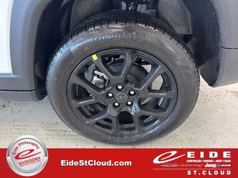 New 2026 Jeep Compass Latitude image 5