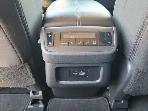 Certified 2025 Nissan Pathfinder SV FWD image 17