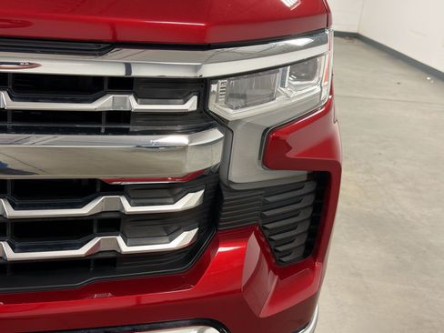 Used 2024 Chevrolet Silverado 1500 LTZ AWD/4WD image 11