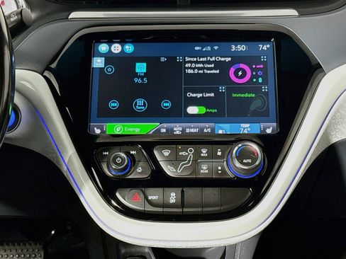 Used 2019 Chevrolet Bolt Premier w/ Infotainment Package FWD image 27