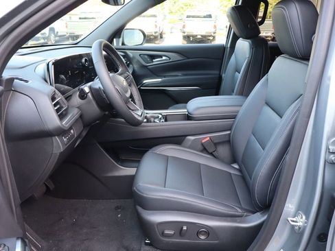 New 2026 Chevrolet Traverse LT w/ Sun and Wheel Package AWD/4WD image 5