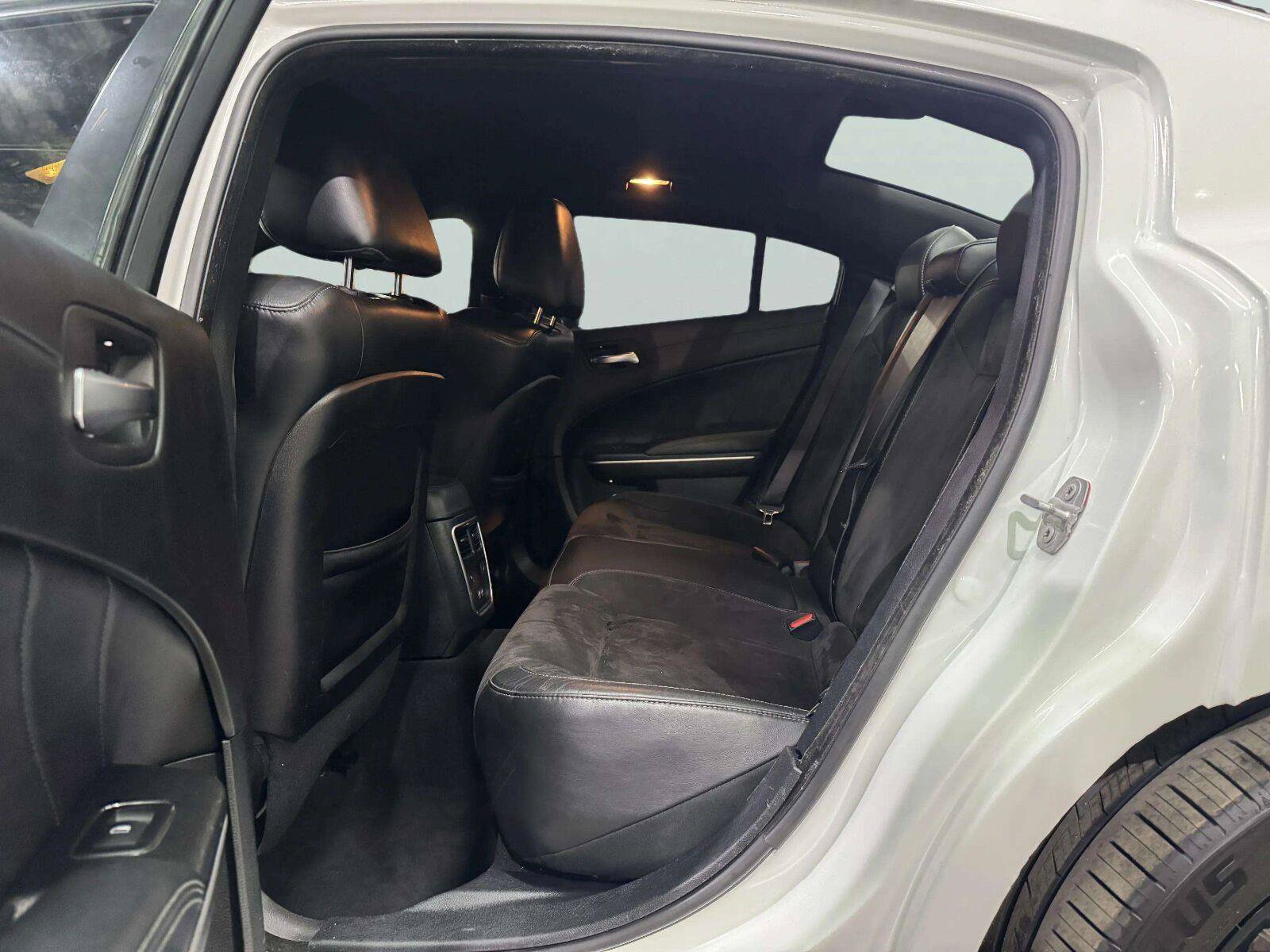 Used 2019 Dodge Charger Scat Pack w/ Dynamics Package RWD image 26