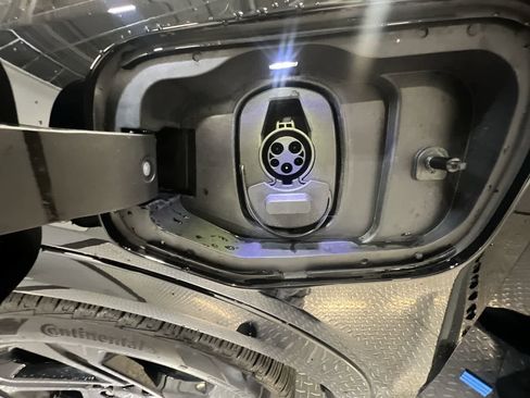 Used 2025 Chevrolet Equinox EV RS image 38