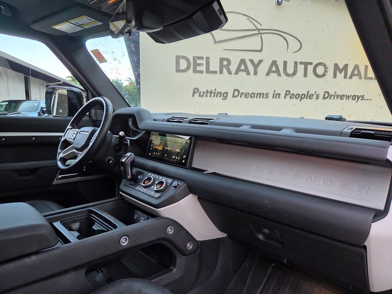 Used 2024 Land Rover Defender 110 SE AWD/4WD image 13