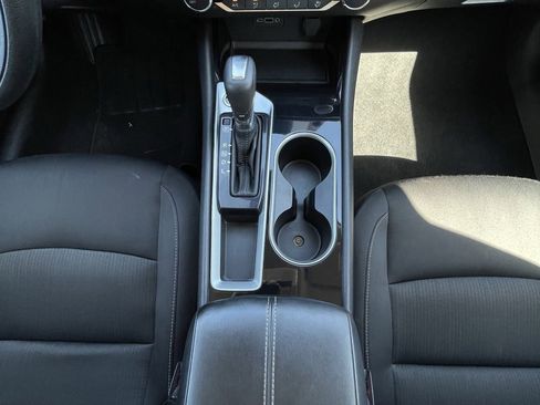 Used 2024 Nissan Altima 2.5 SV image 19