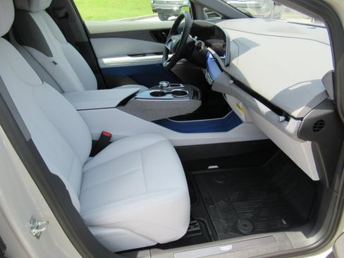 New 2027 Cadillac Optiq Luxury RWD image 9