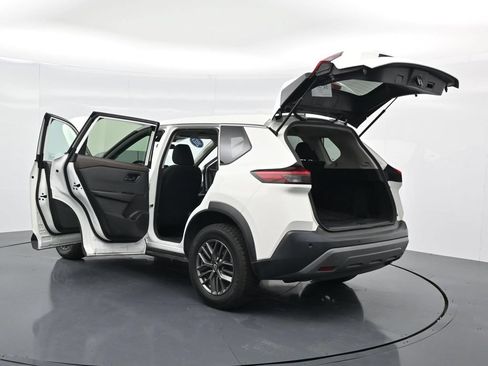 Used 2023 Nissan Rogue S FWD image 34