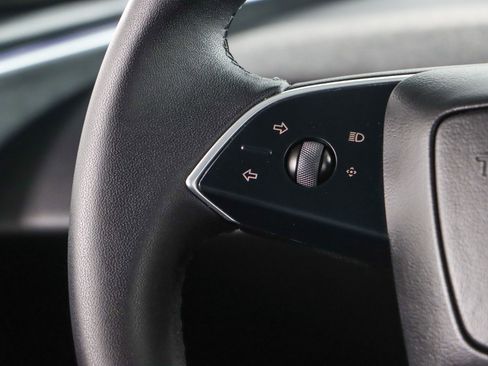 Used 2025 Tesla Model 3 Long Range image 13