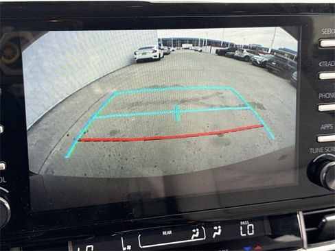 Used 2024 Toyota Sienna LE image 17