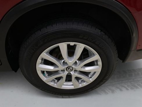 Used 2018 Nissan Rogue SV w/ Sun & Sound Touring Package AWD/4WD image 19