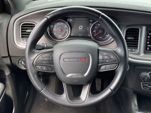 Used 2022 Dodge Charger SXT RWD image 11