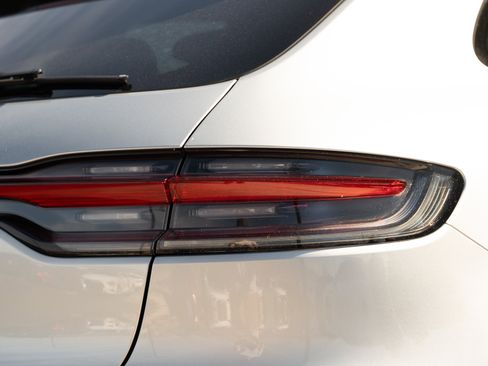 Used 2019 Porsche Macan S AWD/4WD image 32