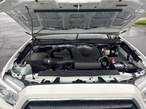 Used 2023 Toyota Tacoma SR5 w/ Technology Package AWD/4WD image 14