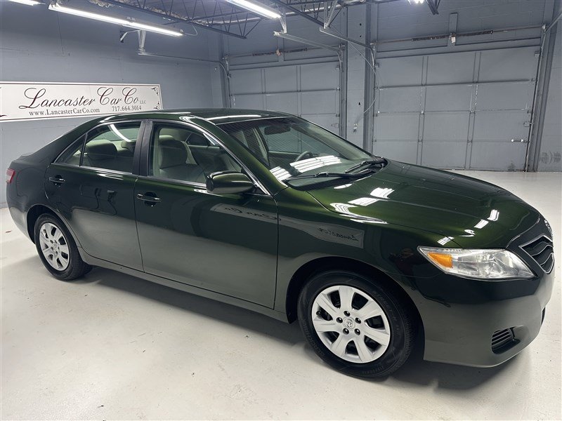 Used 2011 Toyota Camry LE FWD image 8
