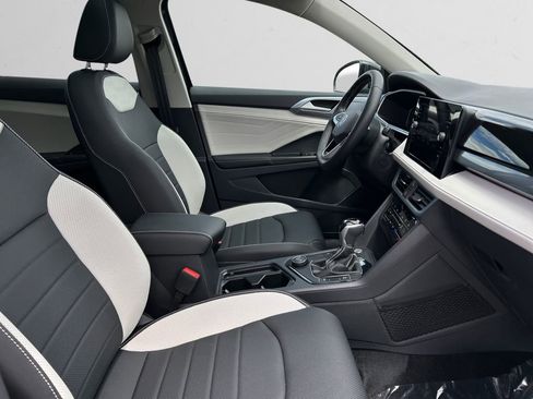 New 2025 Volkswagen Taos SEL image 15