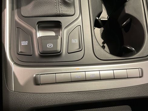 New 2026 Kia Carnival LX FWD image 11
