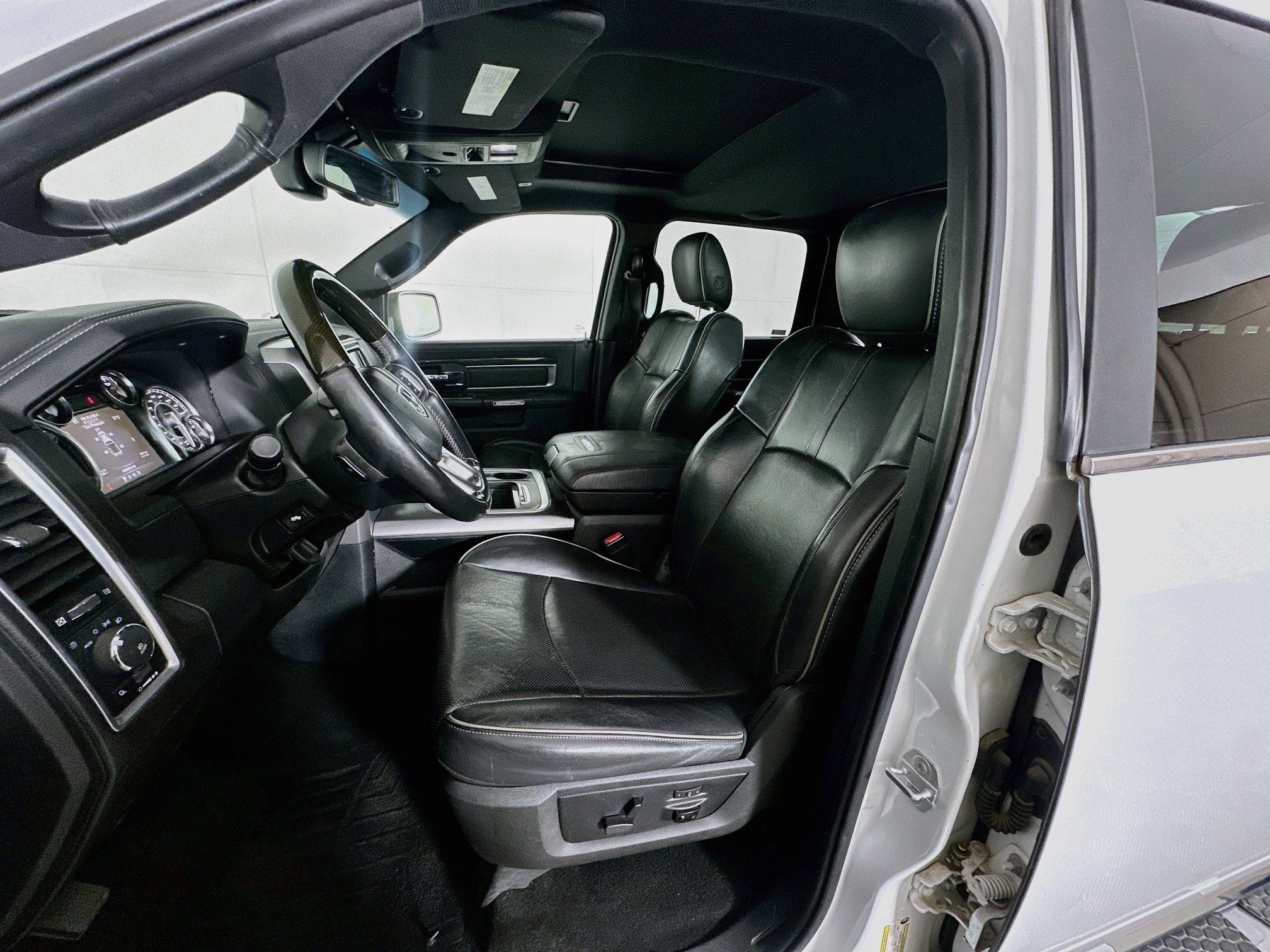 Used 2017 RAM 1500 Limited AWD/4WD image 13
