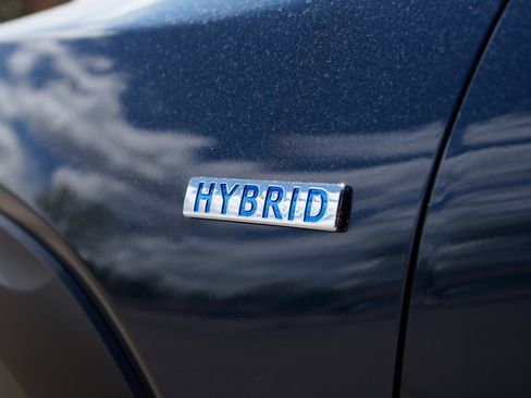 Used 2025 MAZDA CX-50 AWD 2.5 Hybrid w/ Premium Pkg image 3