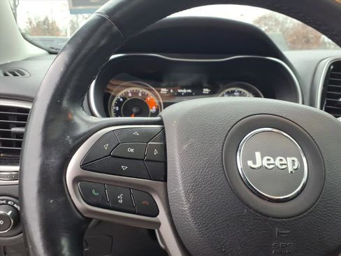 Used 2019 Jeep Cherokee Limited image 27