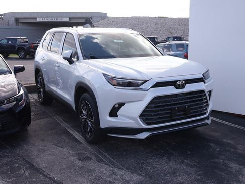 New 2026 Toyota Grand Highlander AWD Hybrid image 4