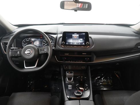 Used 2024 Nissan Rogue SV image 16