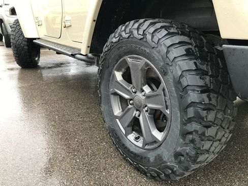 Used 2017 Jeep Wrangler Unlimited Rubicon image 10