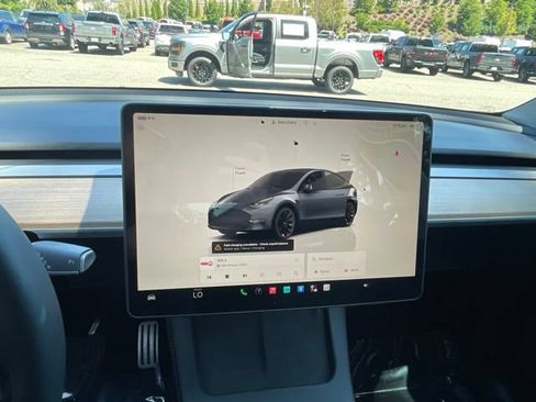 Used 2023 Tesla Model Y Long Range AWD/4WD image 11
